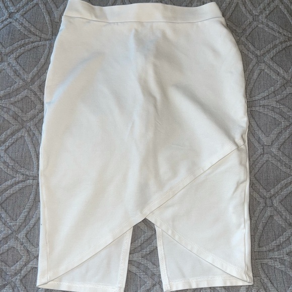 WOMANS REVAMPED PENCIL SKIRT - Picture 1 of 3